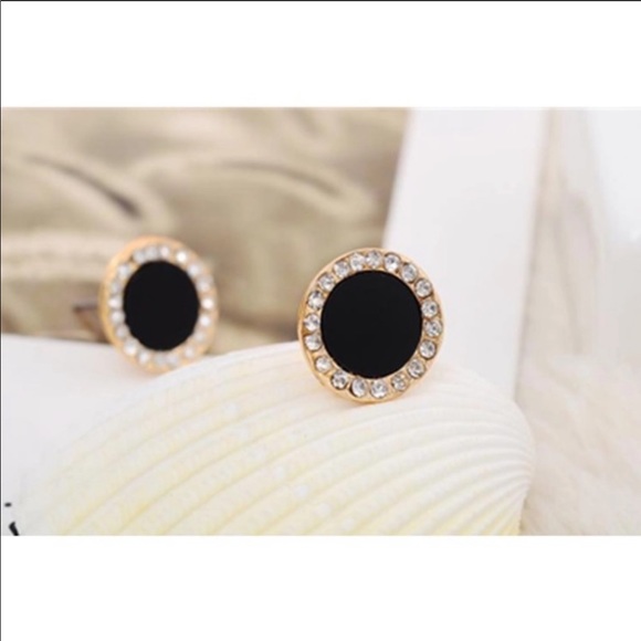 STUNNING BEAUTIFUL brand new black studs - Picture 2 of 4